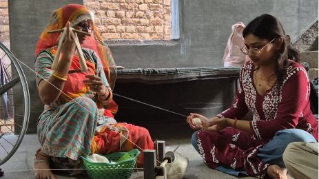 Learning the process of the charkha and thread making